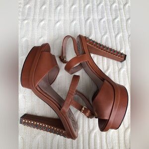 Vince Camuto Gold and Brown Heels with Elegant Design